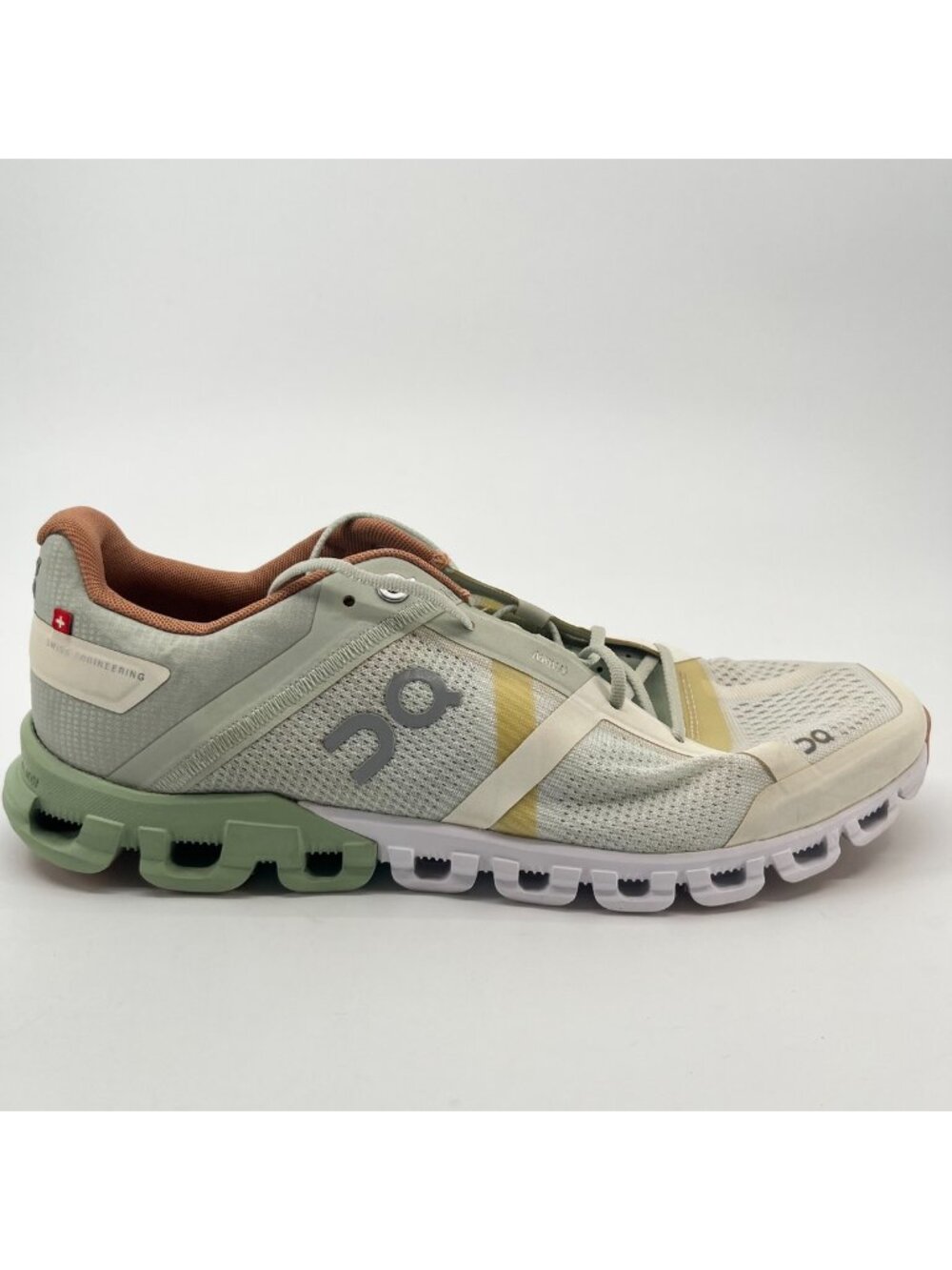 On Cloudflow Womens Size 9 Cream Aloe Green Athletic Running Shoes Sneakers
